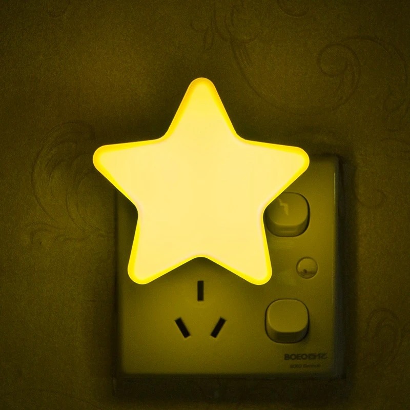 Luz Noturna LED em Forma de Estrela com Ficha - Image 2